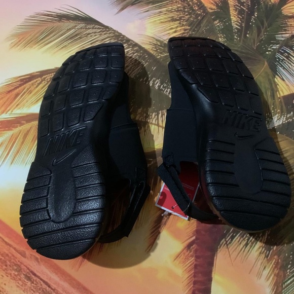 REMOVING  Brand New Women Nike Tanjun sandals 9 - Picture 3 of 10